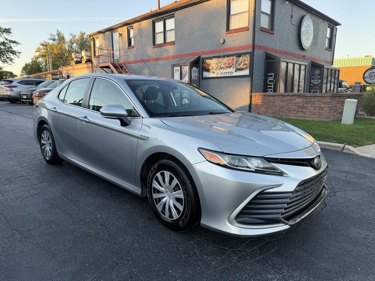 Toyota Camry Hybrid LE CVT (Natl) 2021