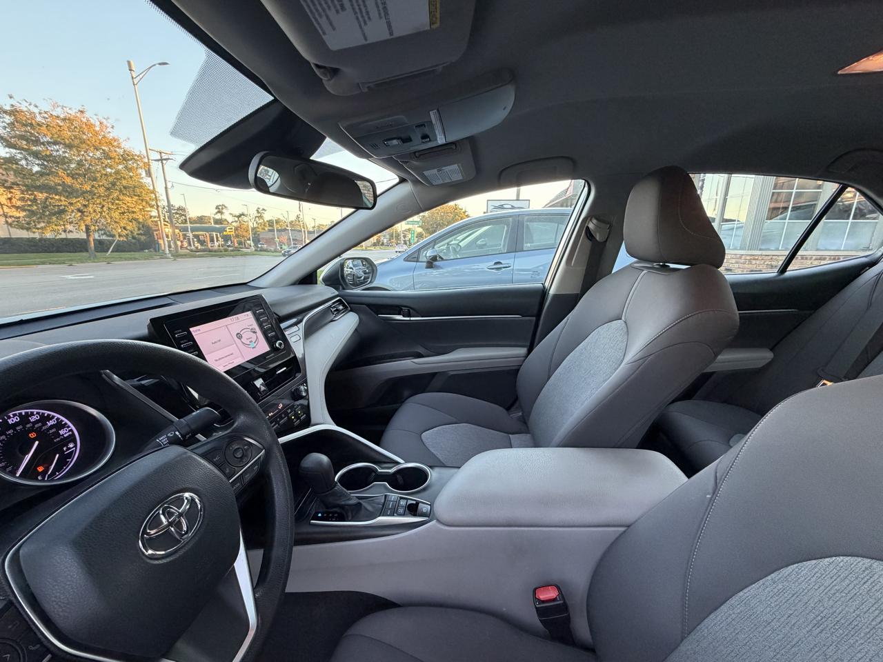 Toyota Camry Hybrid LE CVT (Natl) 2021