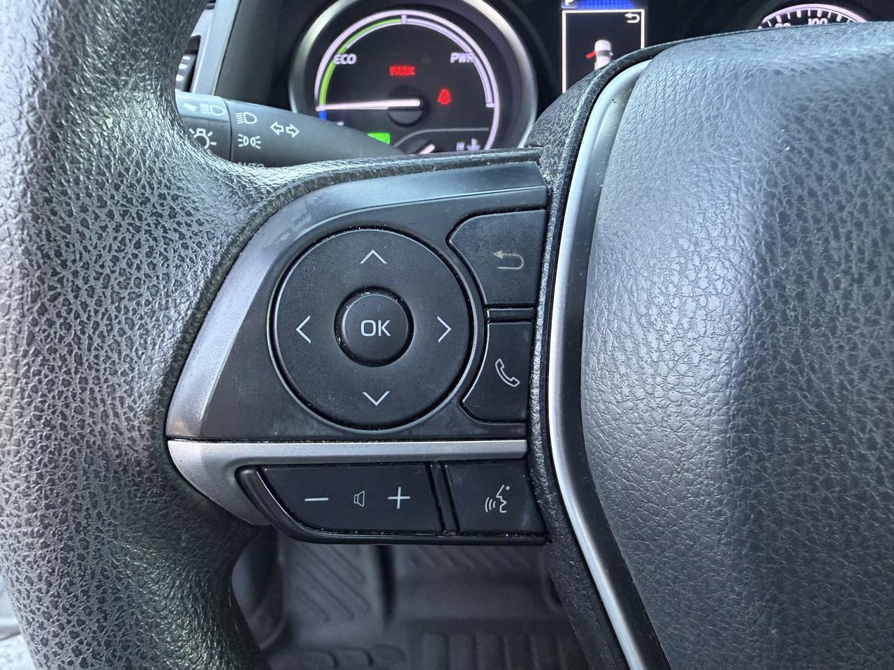 Toyota Camry Hybrid LE CVT (Natl) 2021