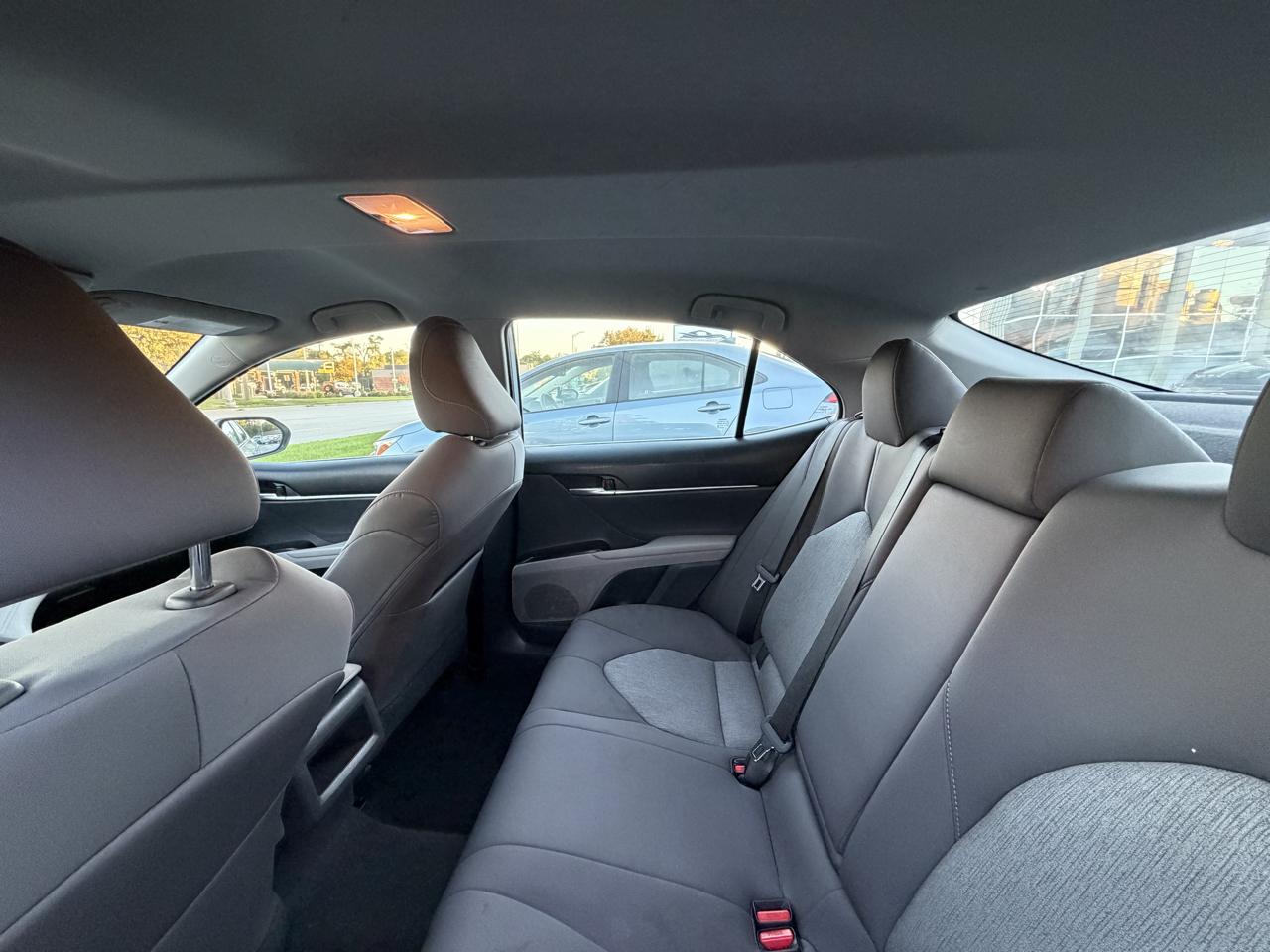 Toyota Camry Hybrid LE CVT (Natl) 2021