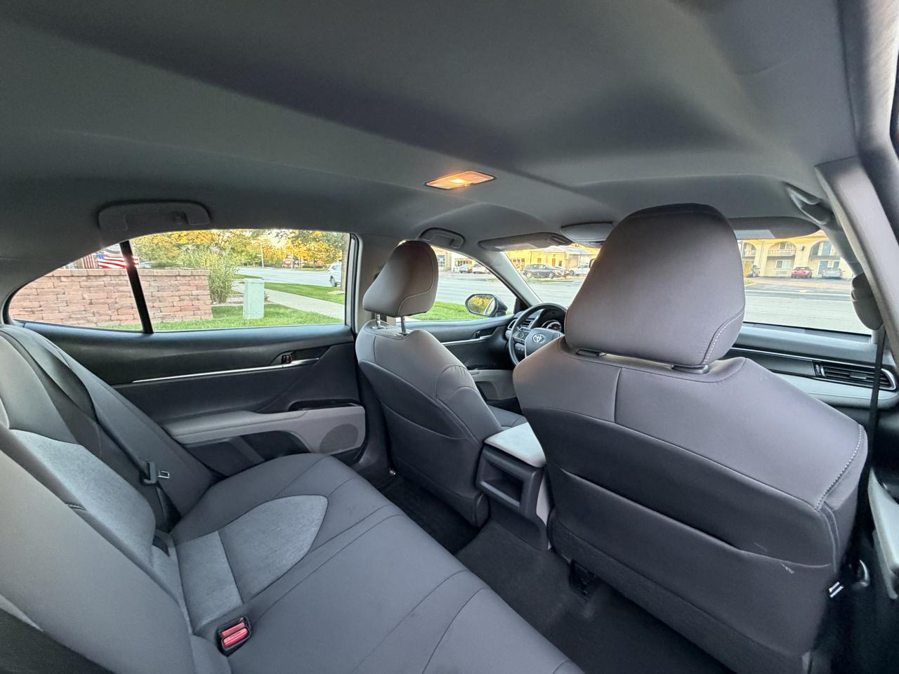 Toyota Camry Hybrid LE CVT (Natl) 2021