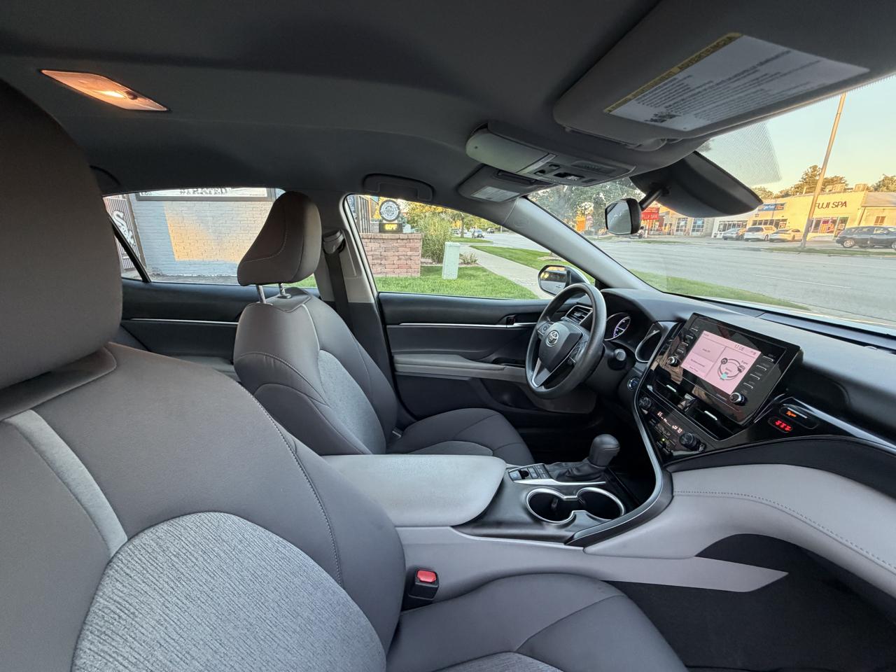 Toyota Camry Hybrid LE CVT (Natl) 2021
