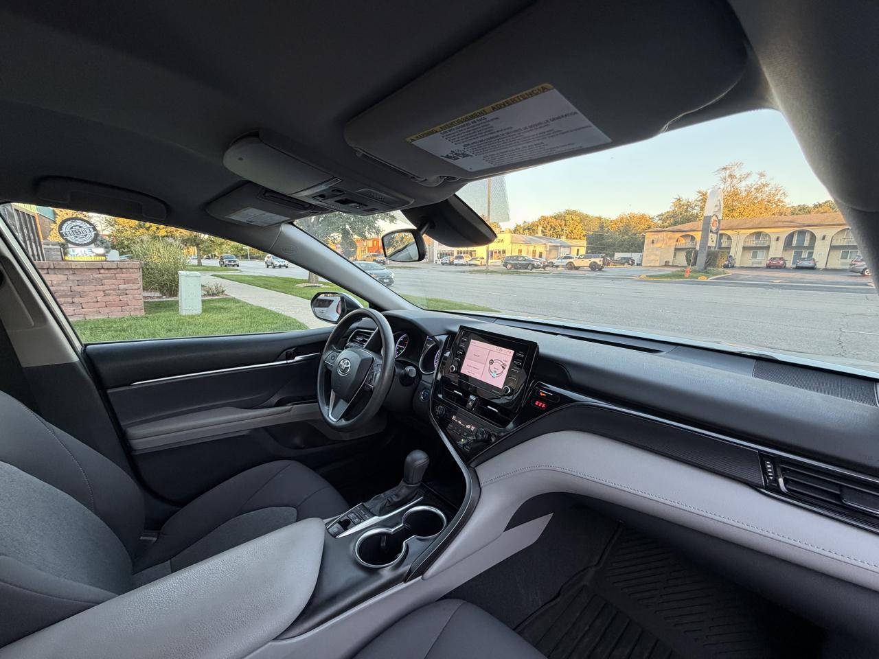 Toyota Camry Hybrid LE CVT (Natl) 2021
