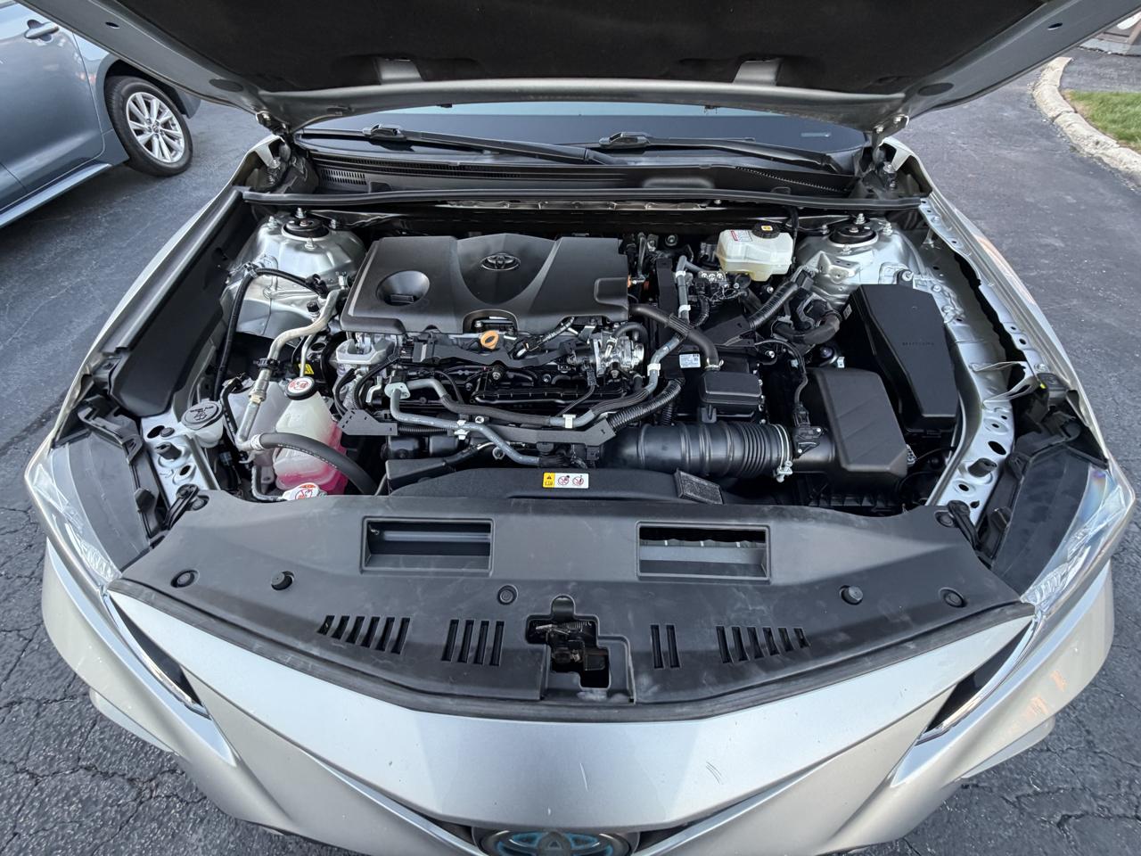 Toyota Camry Hybrid LE CVT (Natl) 2021