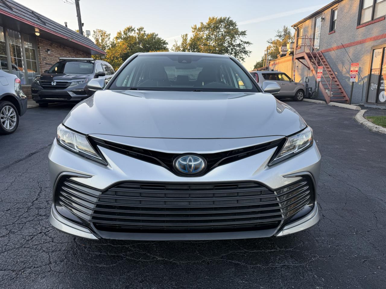 Toyota Camry Hybrid LE CVT (Natl) 2021