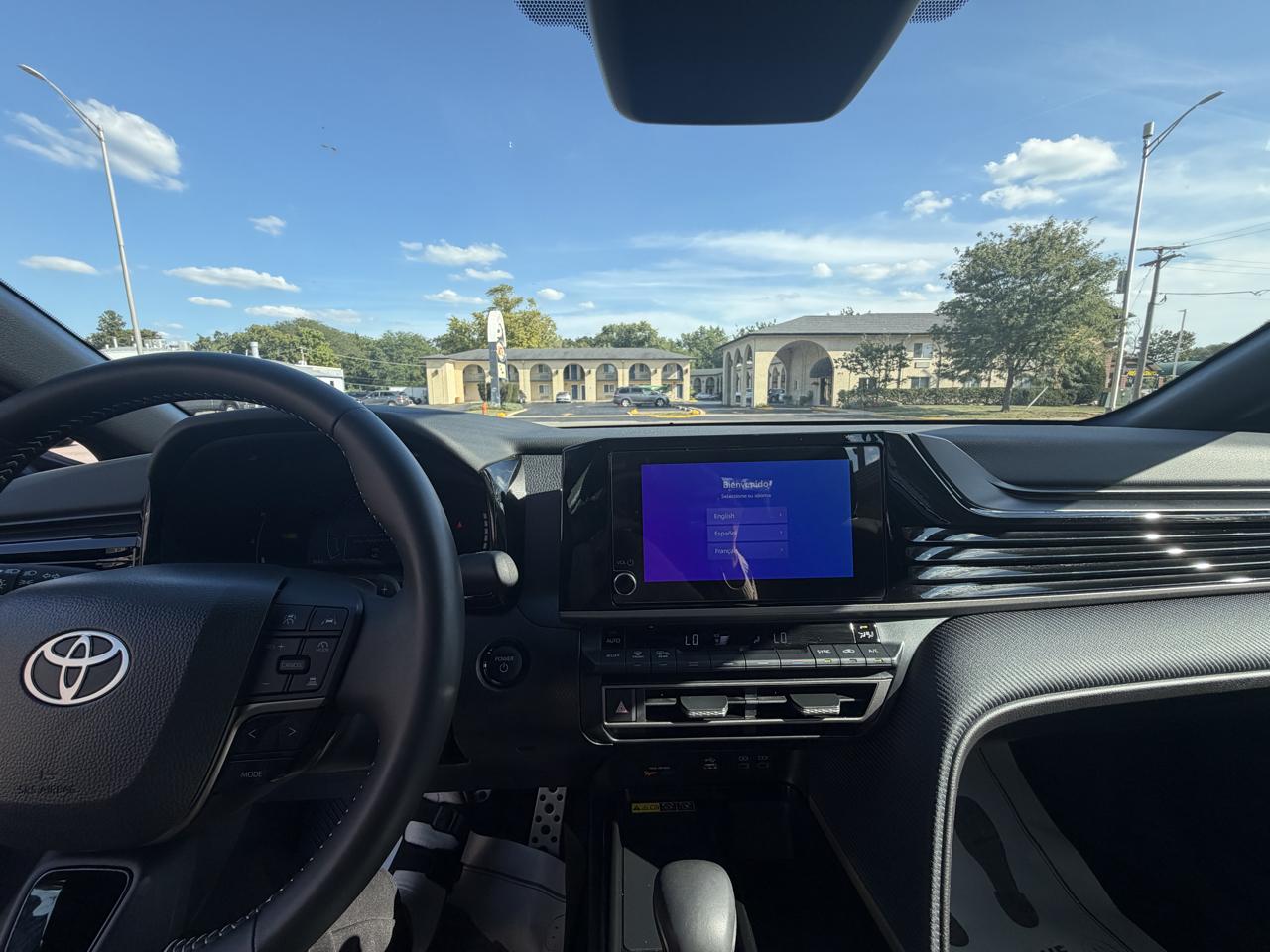 Toyota Camry XLE (Natl) 2025