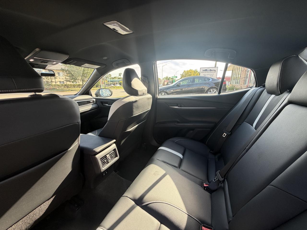 Toyota Camry XLE (Natl) 2025