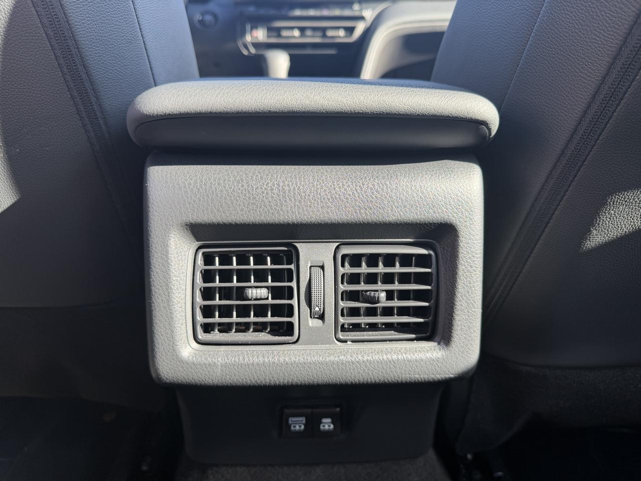 Toyota Camry XLE (Natl) 2025