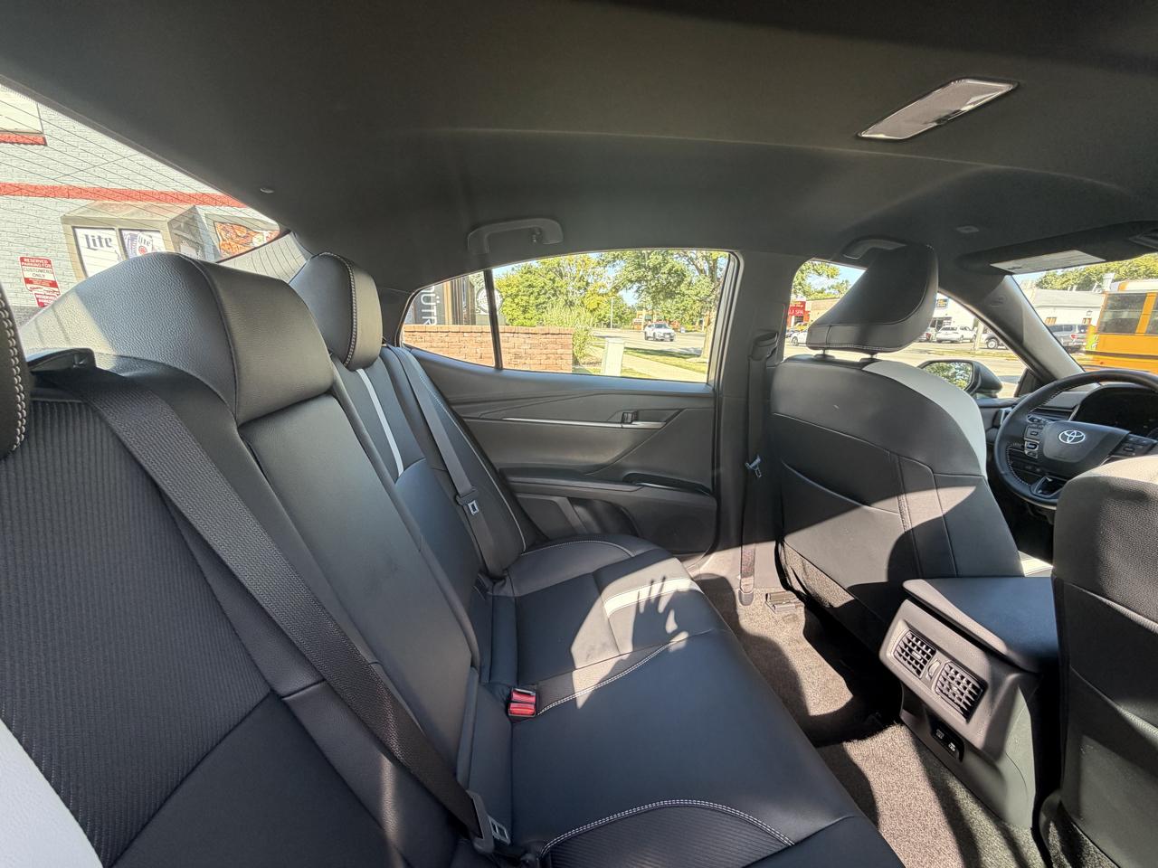 Toyota Camry XLE (Natl) 2025