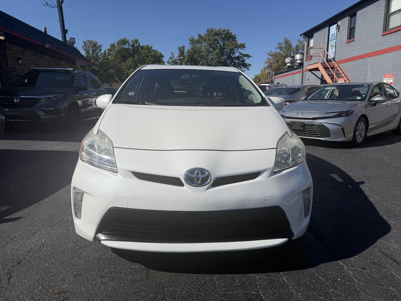 Toyota Prius photo 2