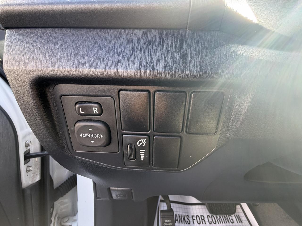 Toyota Prius photo 17