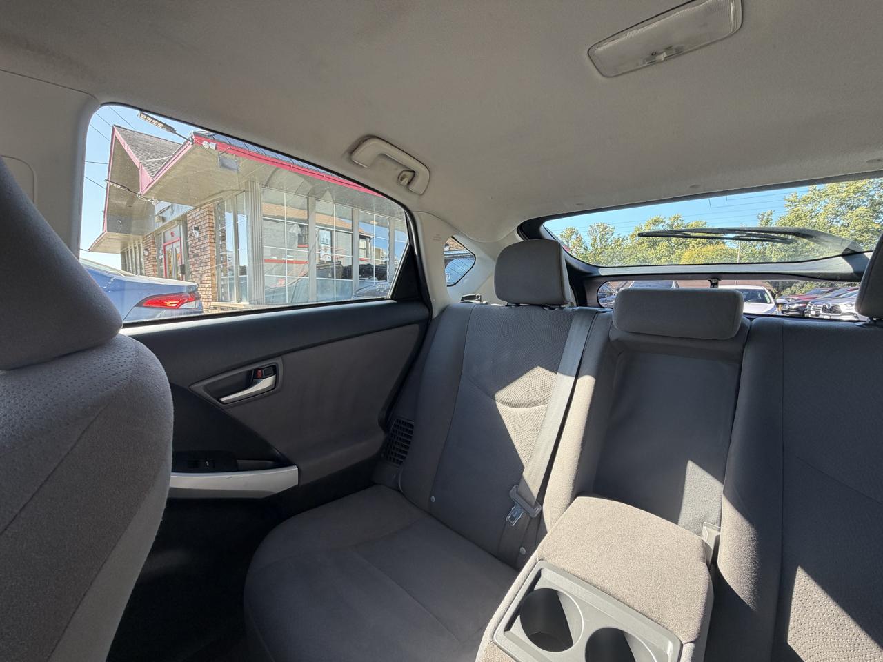 Toyota Prius photo 25