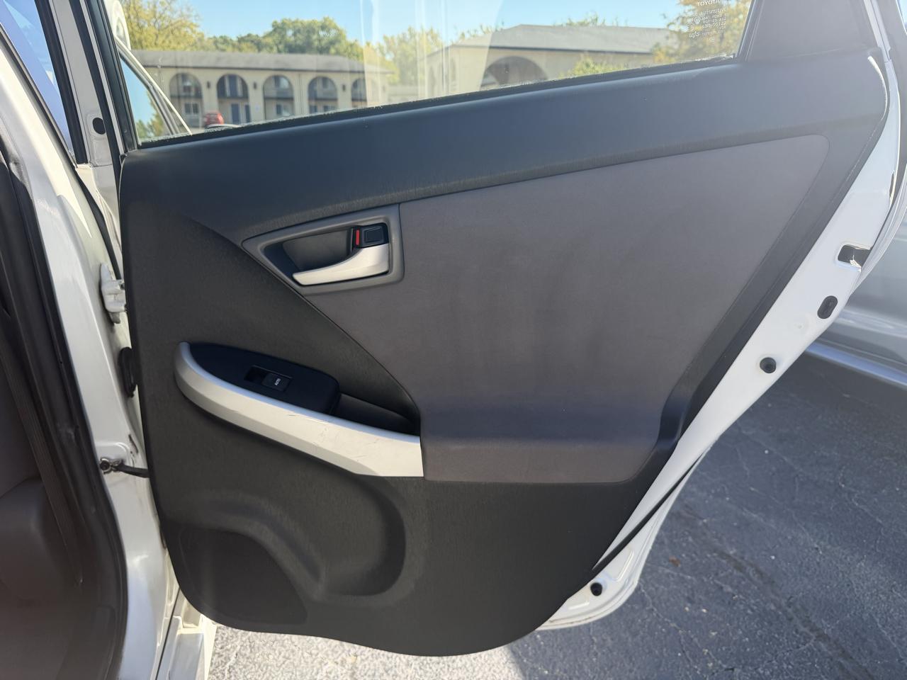 Toyota Prius photo 32