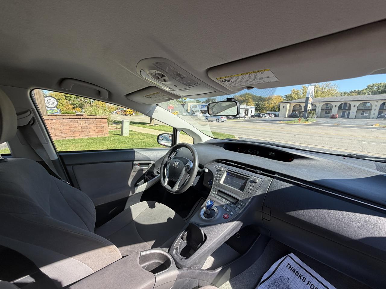 Toyota Prius photo 33