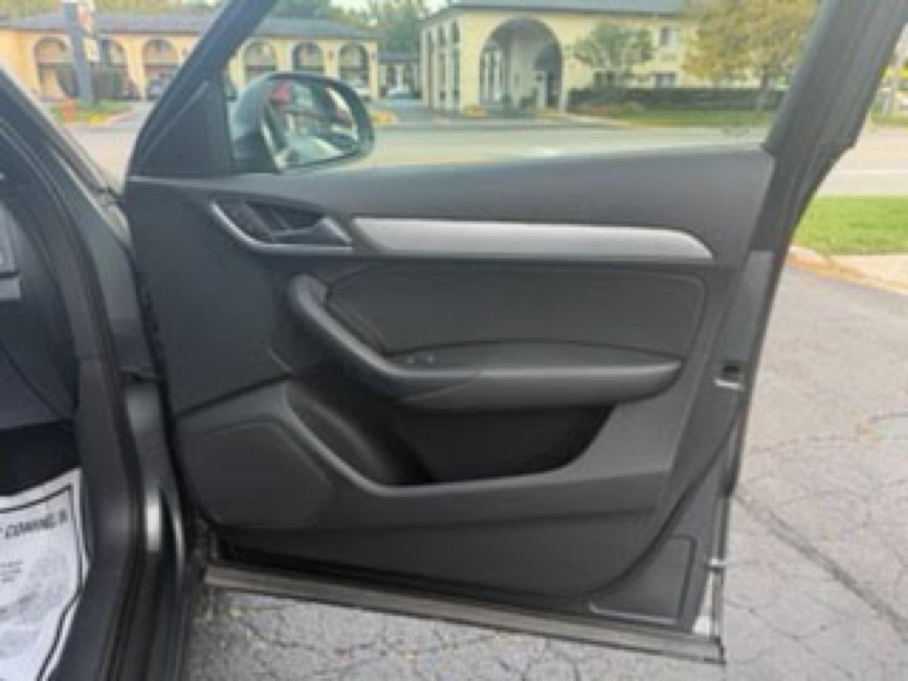 Audi Q3 FrontTrak 4dr Premium Plus 2016
