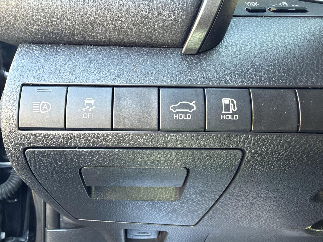 Toyota Camry XLE Auto (Natl) 2018