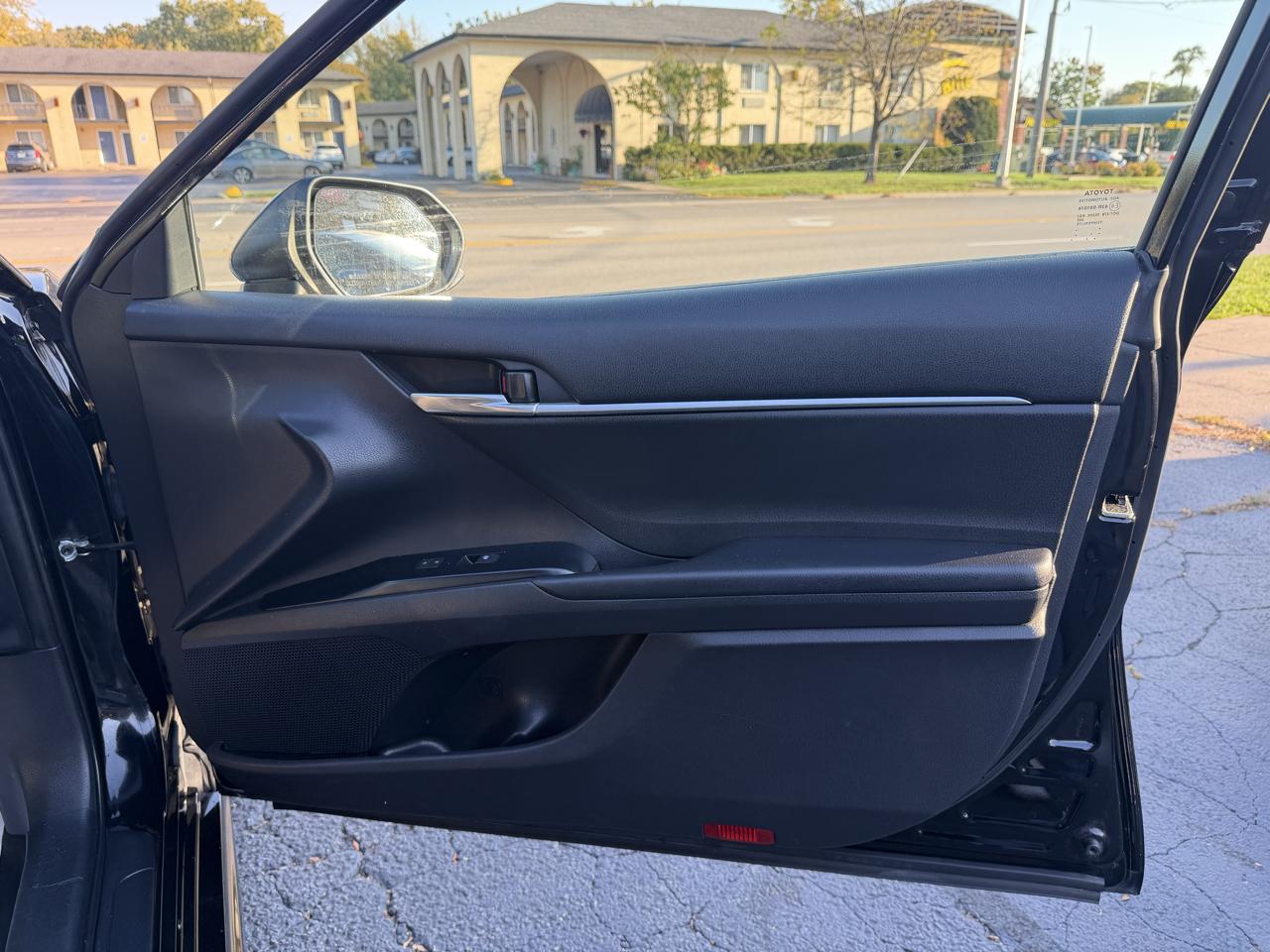 Toyota Camry XLE Auto (Natl) 2018