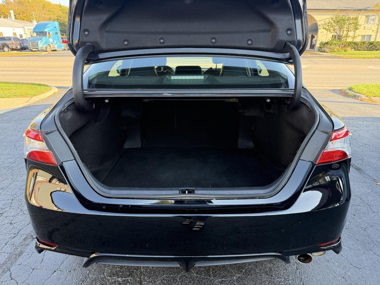 Toyota Camry XLE Auto (Natl) 2018