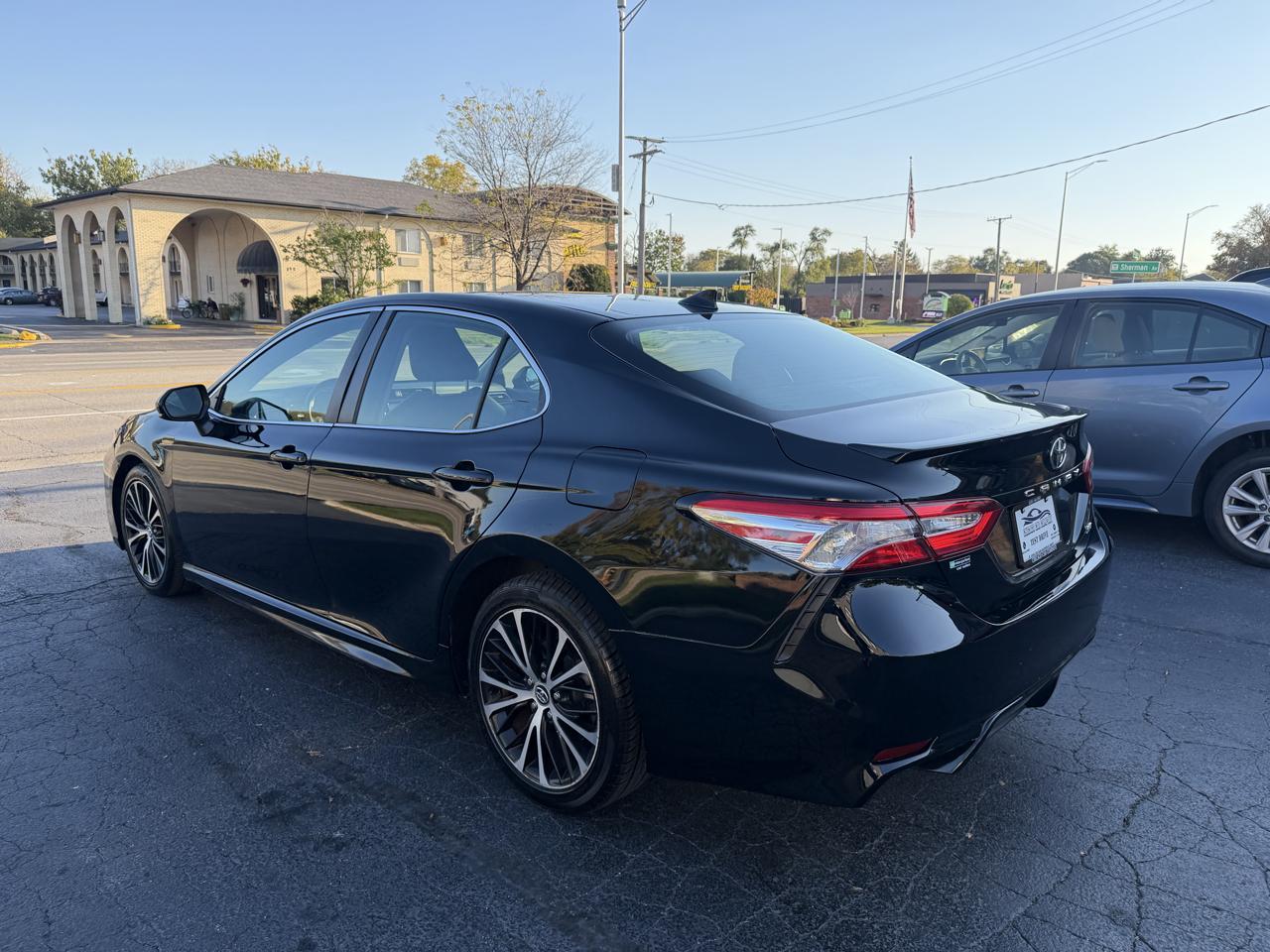 Toyota Camry XLE Auto (Natl) 2018