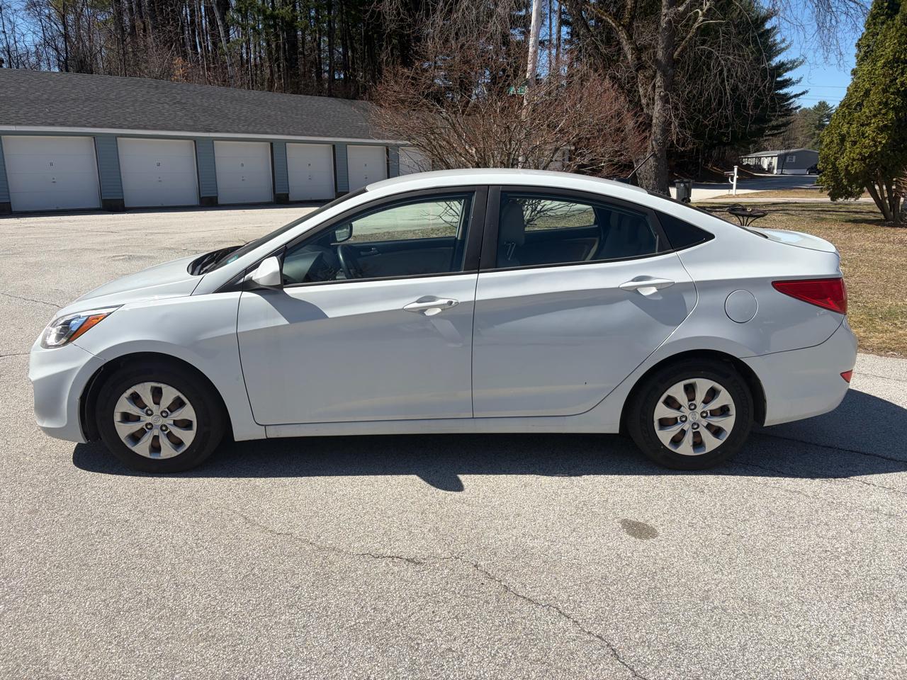Hyundai Accent SE 4-Door 6A 2017