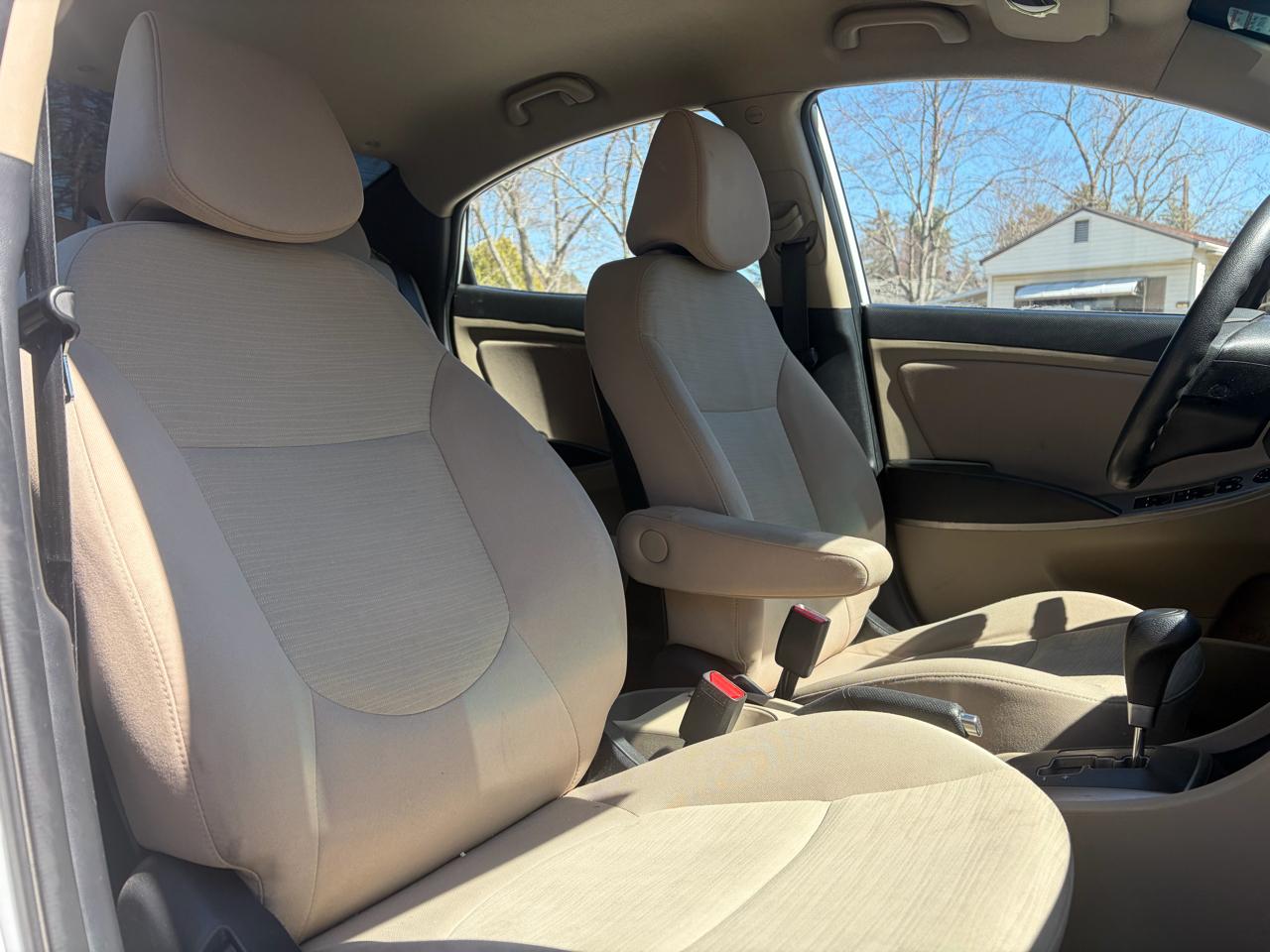Hyundai Accent SE 4-Door 6A 2017