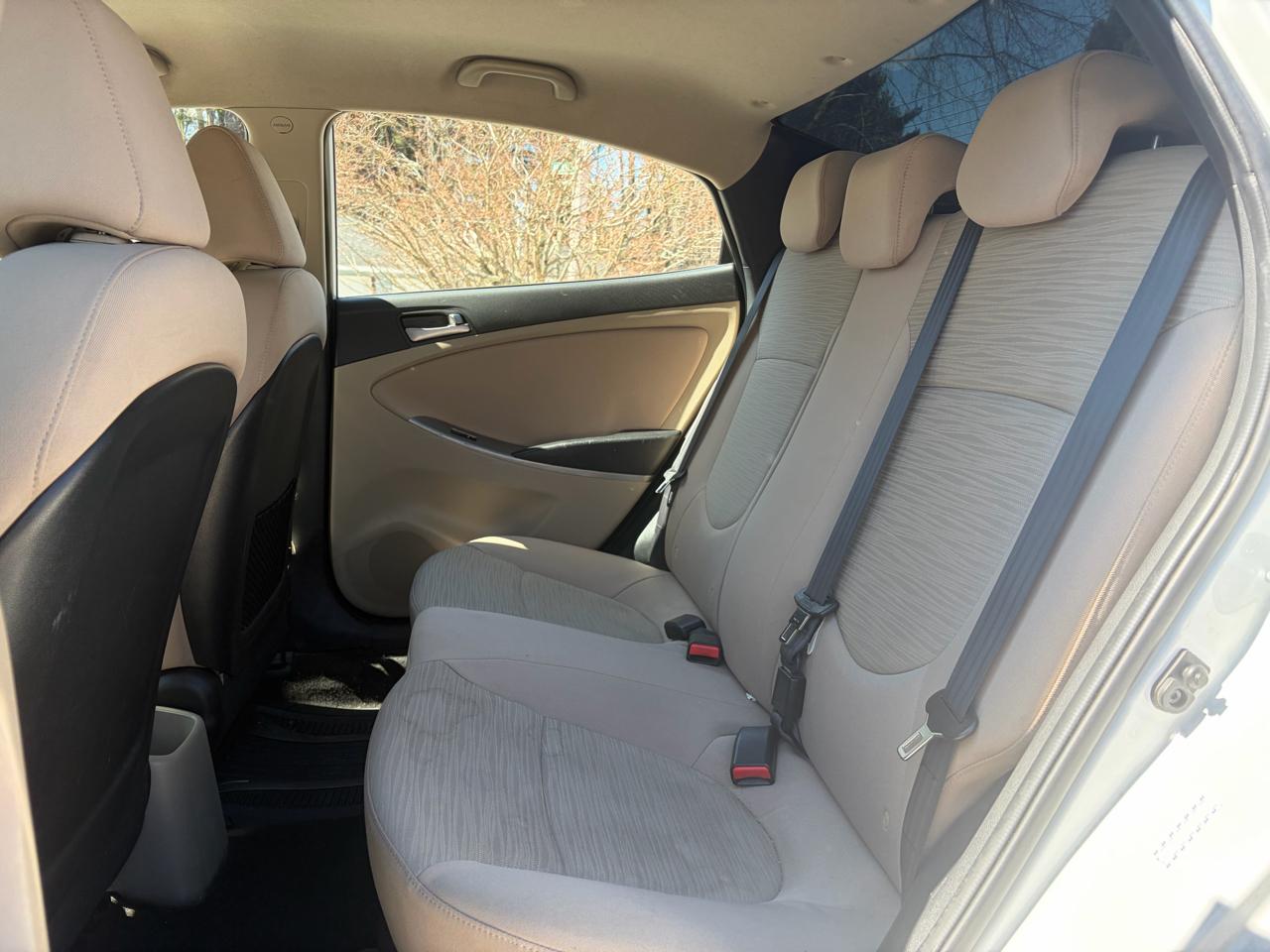 Hyundai Accent SE 4-Door 6A 2017
