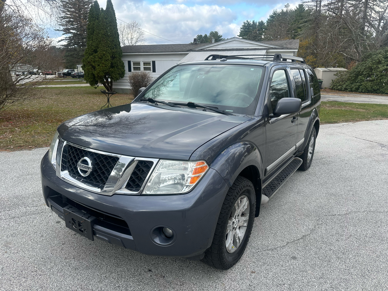 2011 Nissan Pathfinder LE 4WD