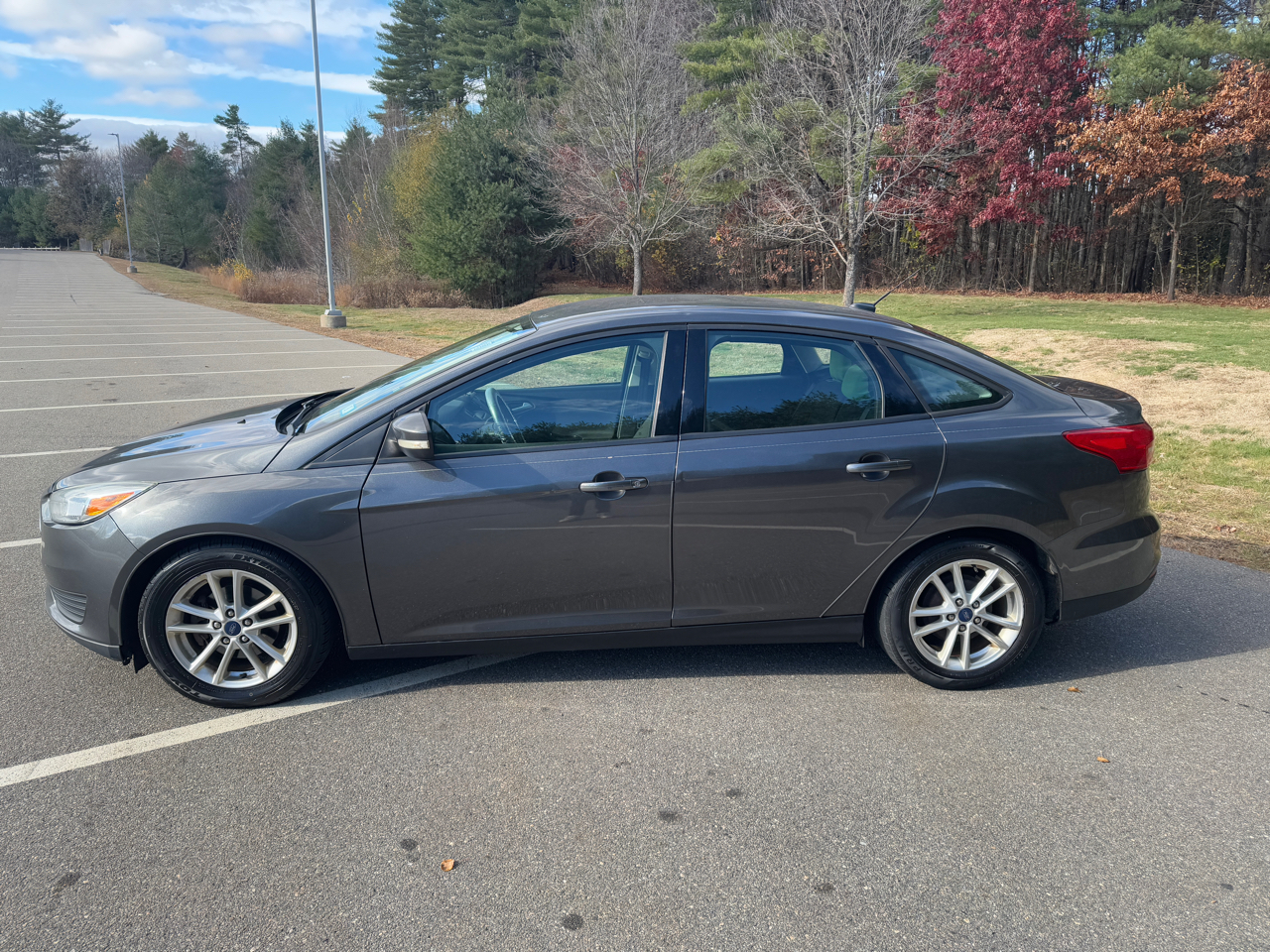 Ford Focus SE Sedan 2016
