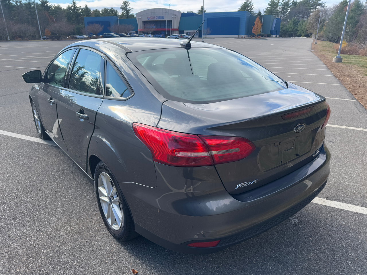 Ford Focus SE Sedan 2016