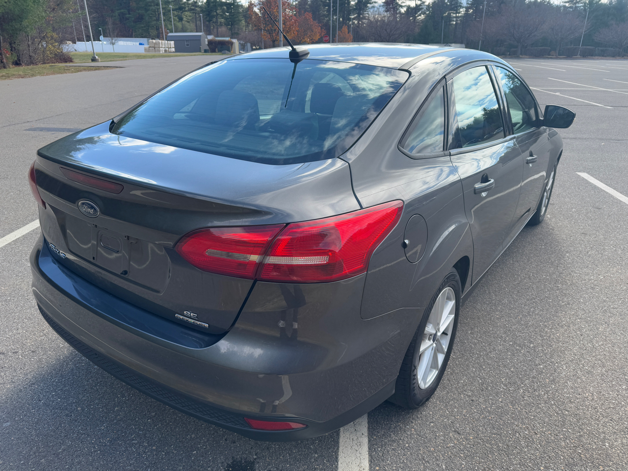 Ford Focus SE Sedan 2016