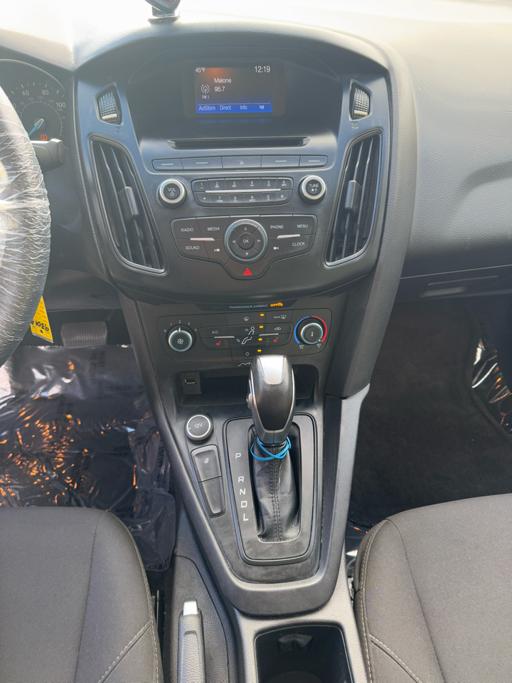 Ford Focus SE Sedan 2016