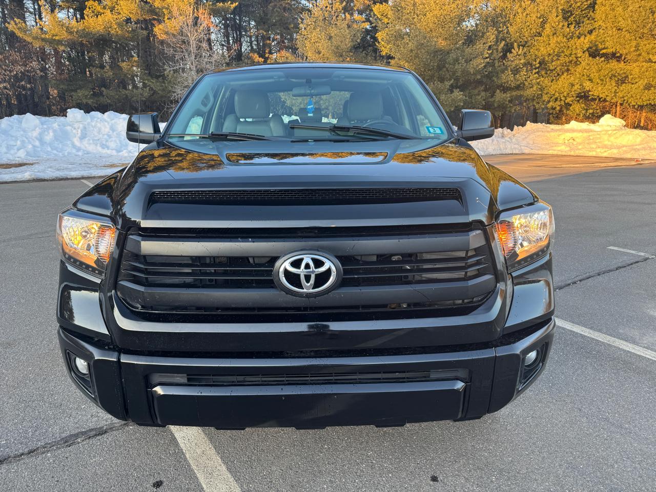 Toyota Tundra SR5 4.6L V8 Double Cab 4WD 2017