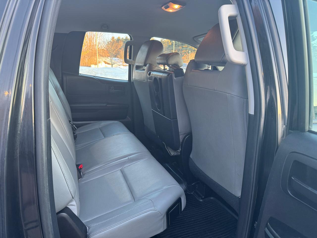 Toyota Tundra SR5 4.6L V8 Double Cab 4WD 2017