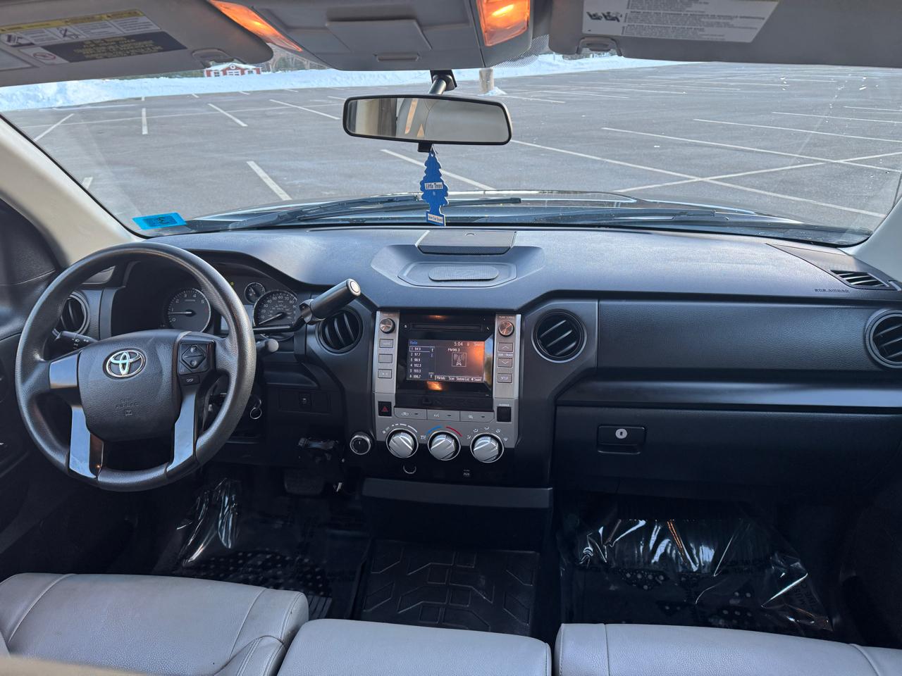 Toyota Tundra SR5 4.6L V8 Double Cab 4WD 2017