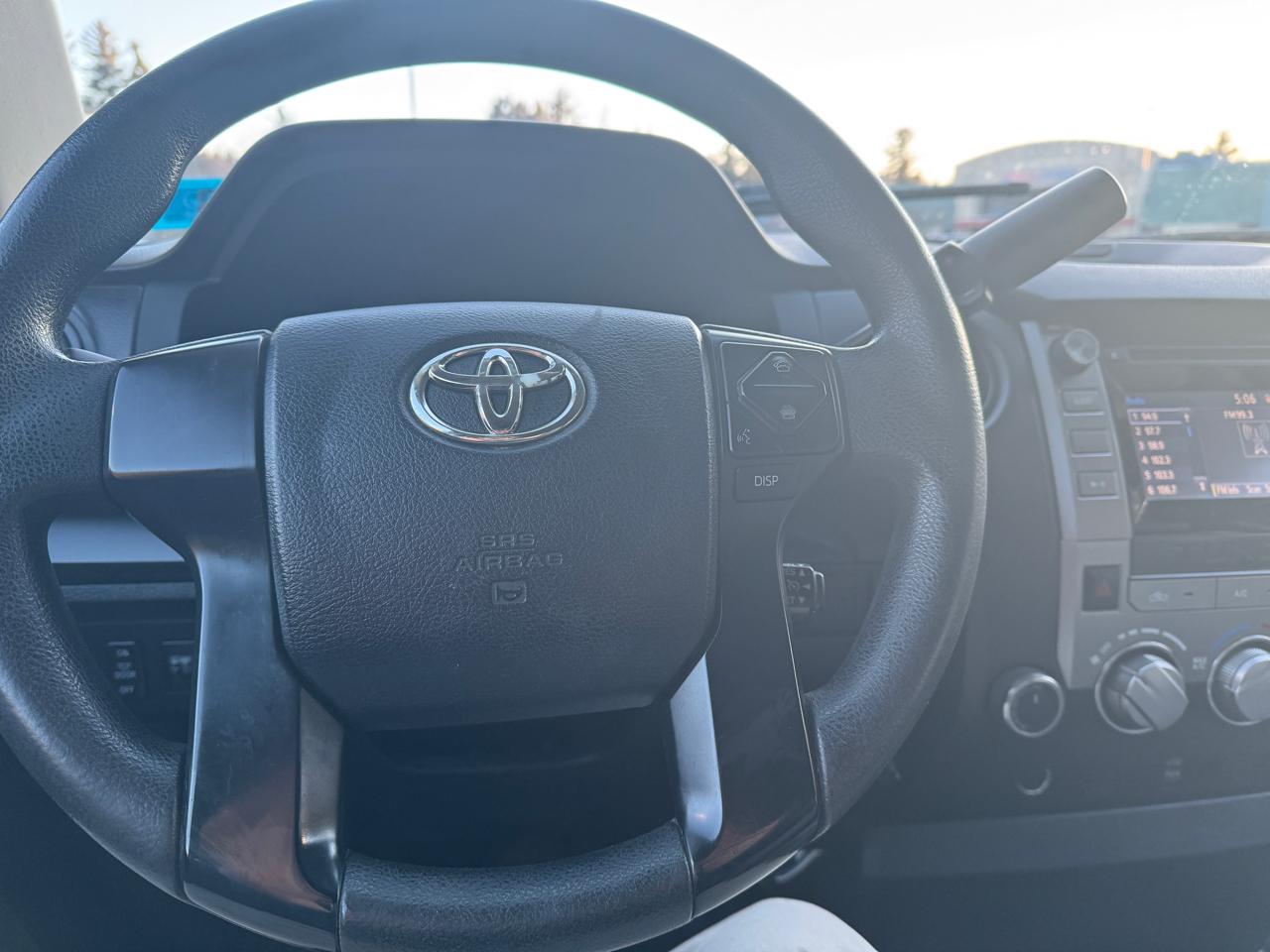 Toyota Tundra SR5 4.6L V8 Double Cab 4WD 2017