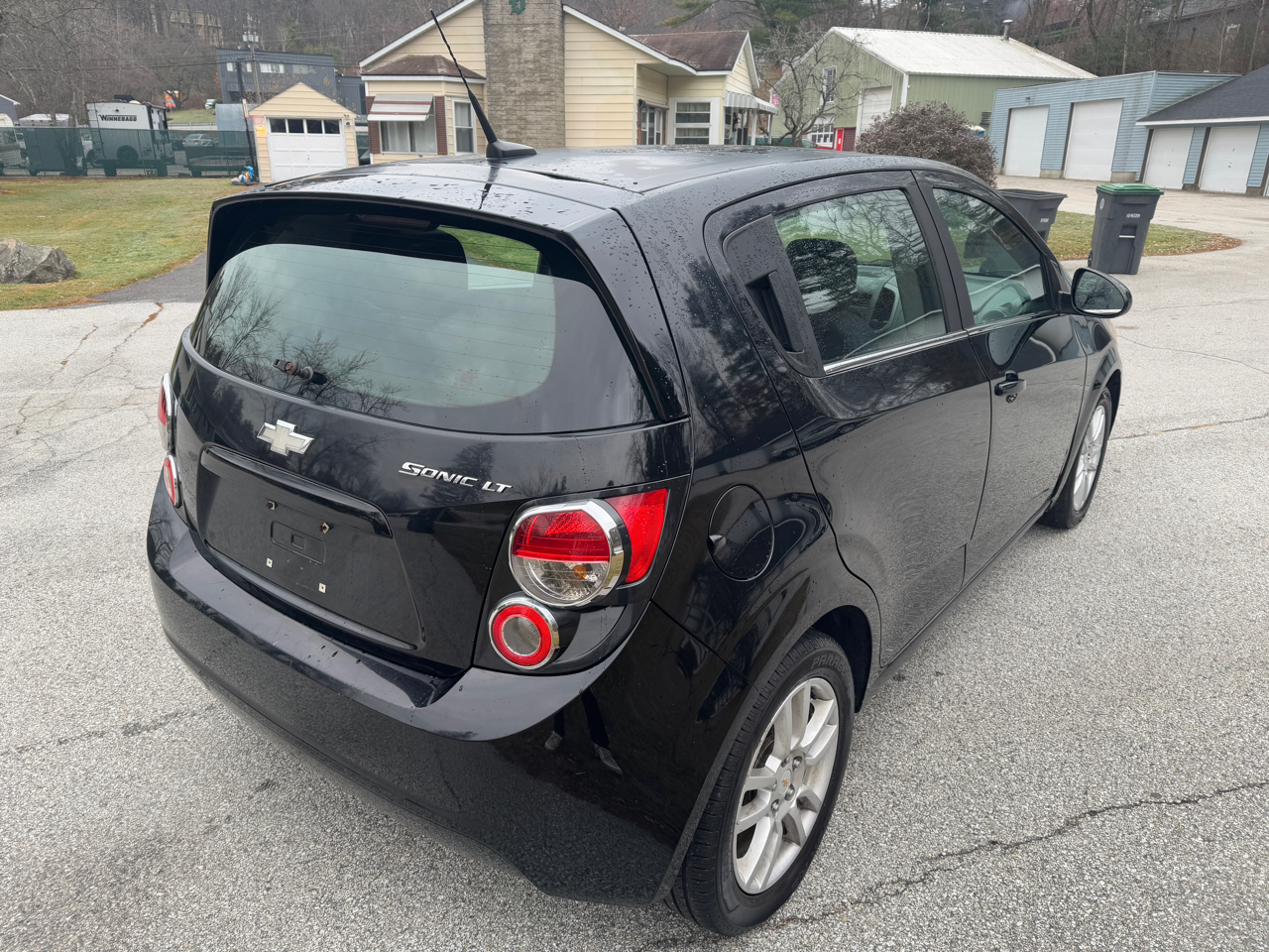 Chevrolet Sonic 2LT 5-Door 2012