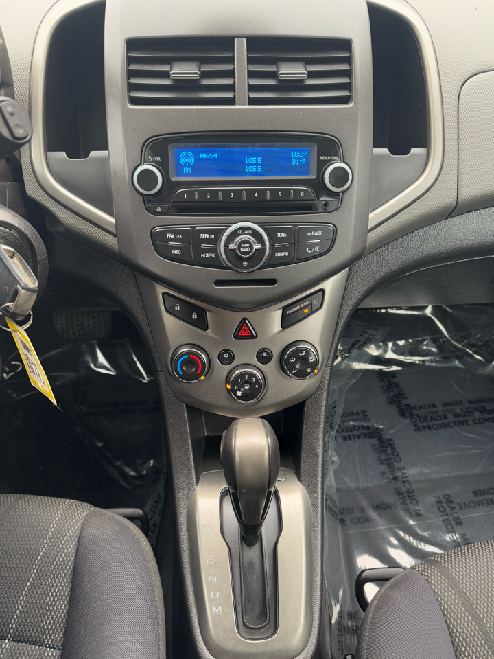 Chevrolet Sonic 2LT 5-Door 2012