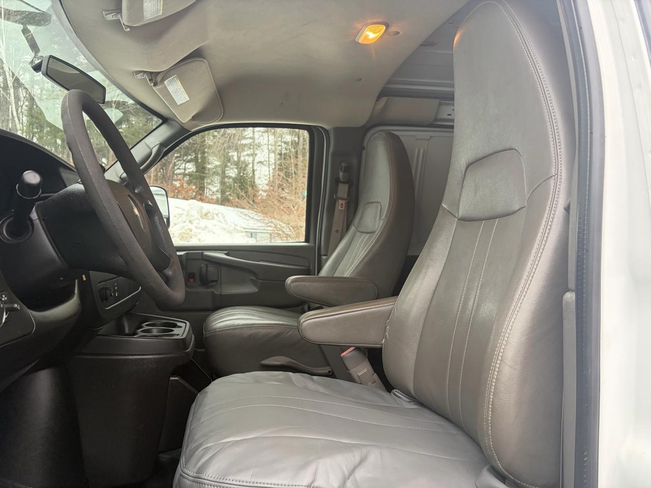 Chevrolet Express 2500 Cargo 2011