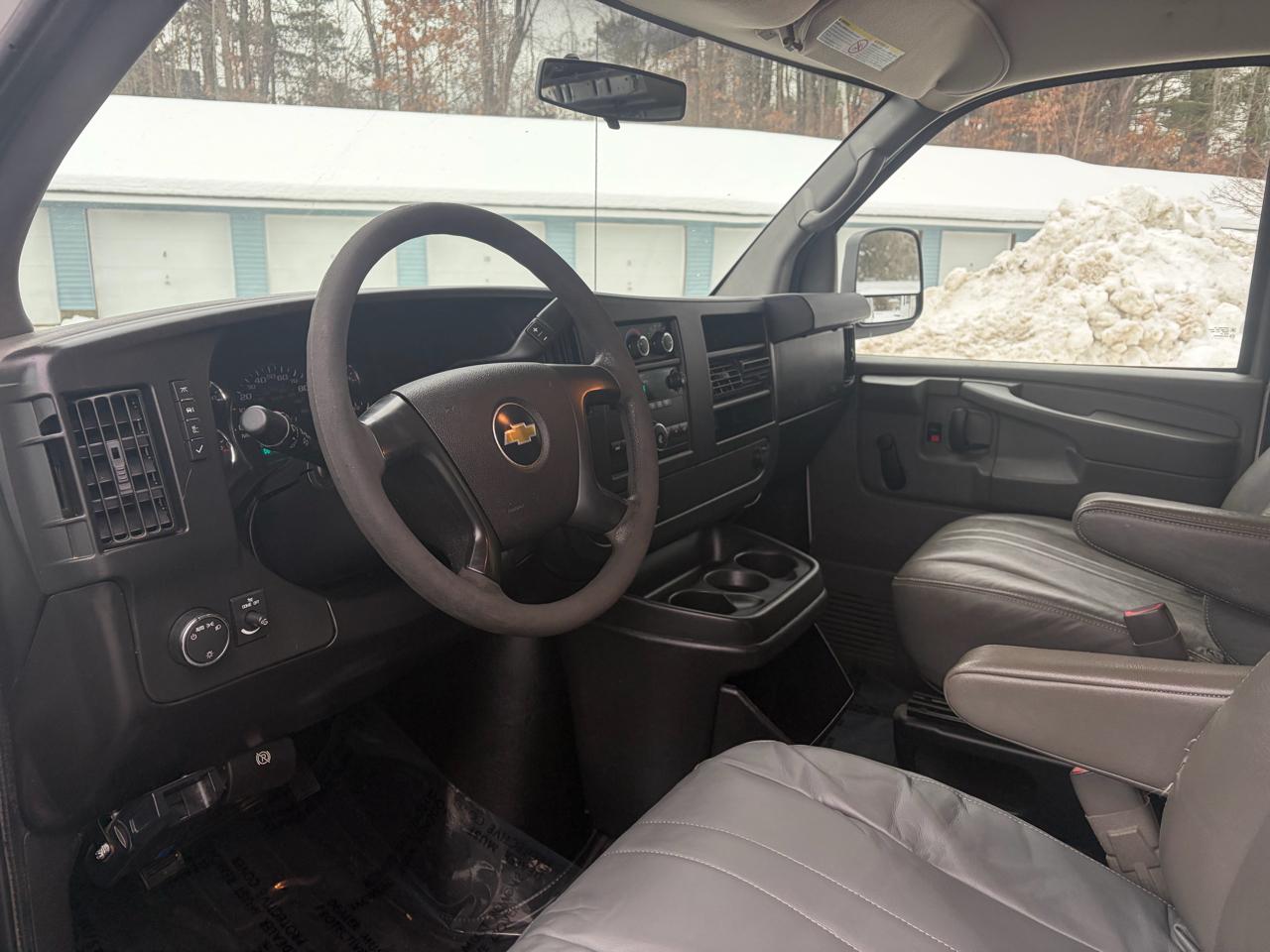 Chevrolet Express 2500 Cargo 2011