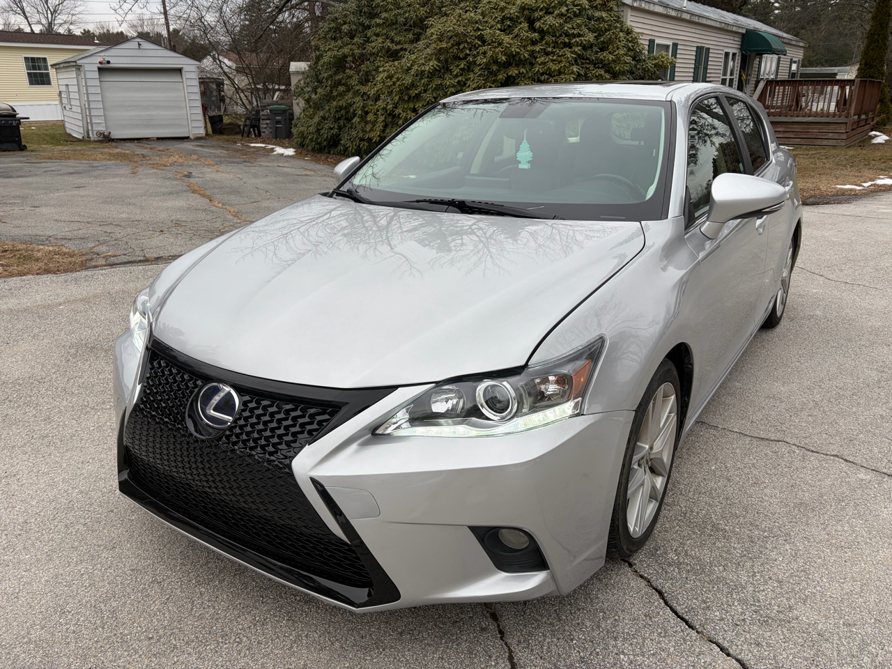 2016 Lexus CT Base's photo