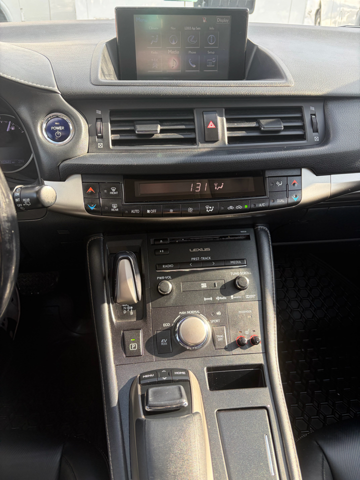 Lexus CT CT 200h FWD 2016