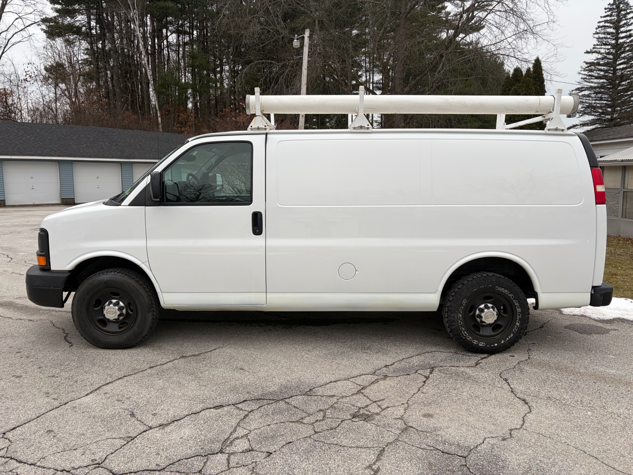 Chevrolet Express 2500 Cargo 2011