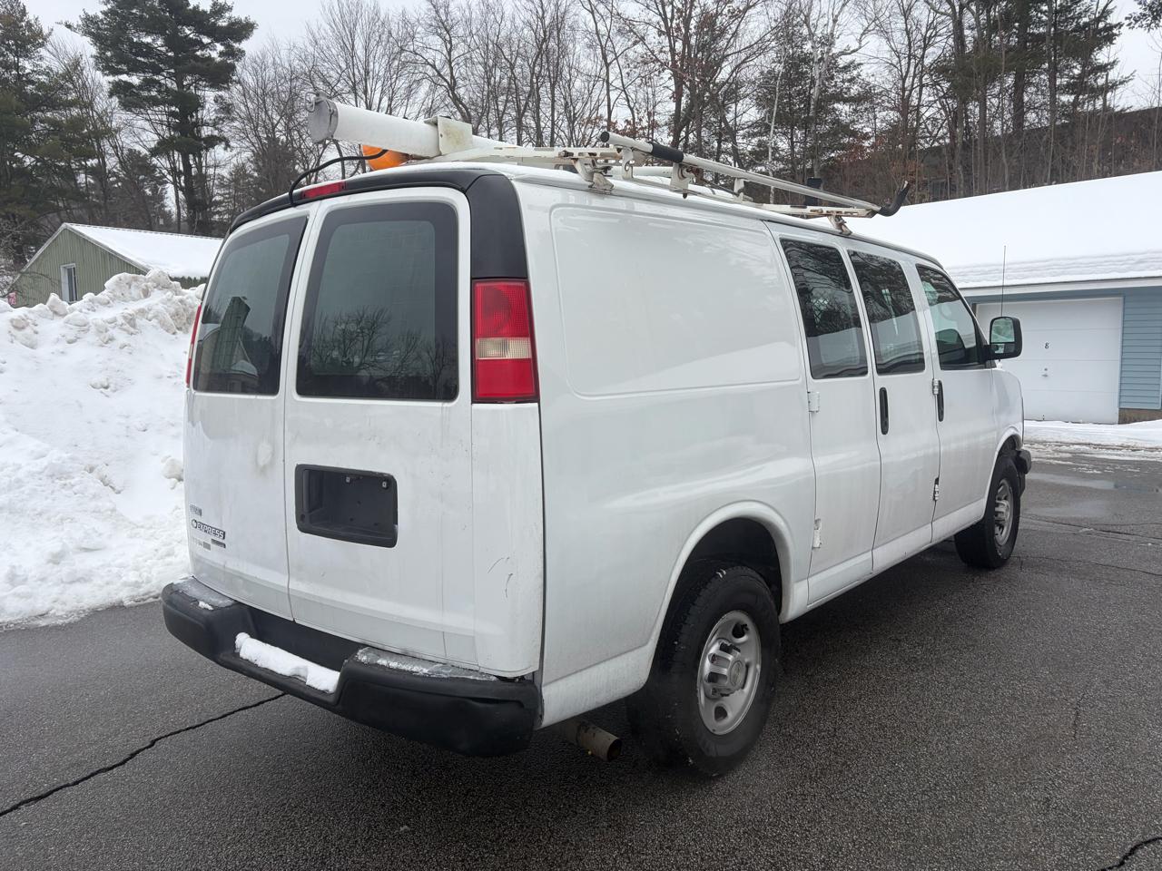 Chevrolet Express 2500 Cargo 2011