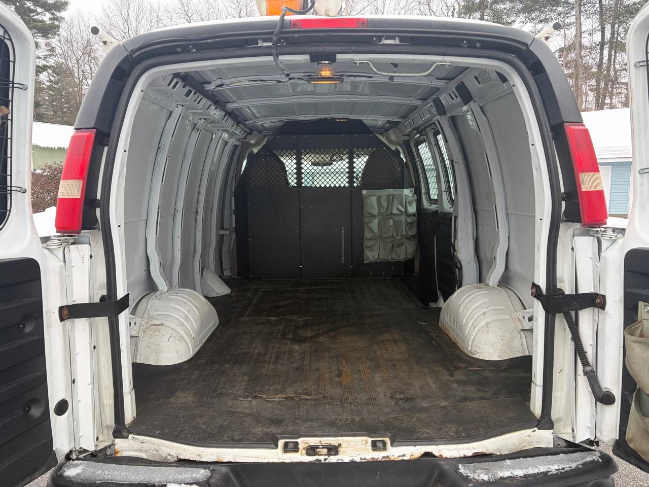 Chevrolet Express 2500 Cargo 2011