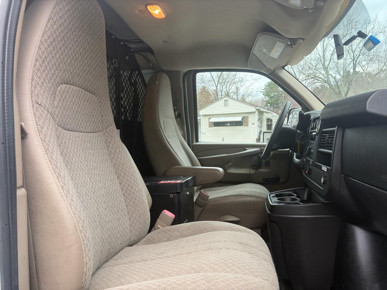 Chevrolet Express 2500 Cargo 2011