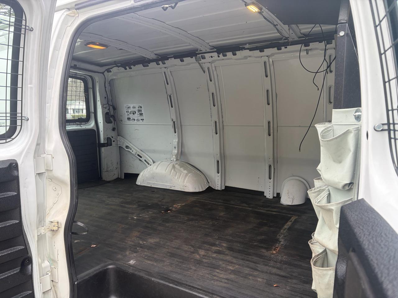 Chevrolet Express 2500 Cargo 2011