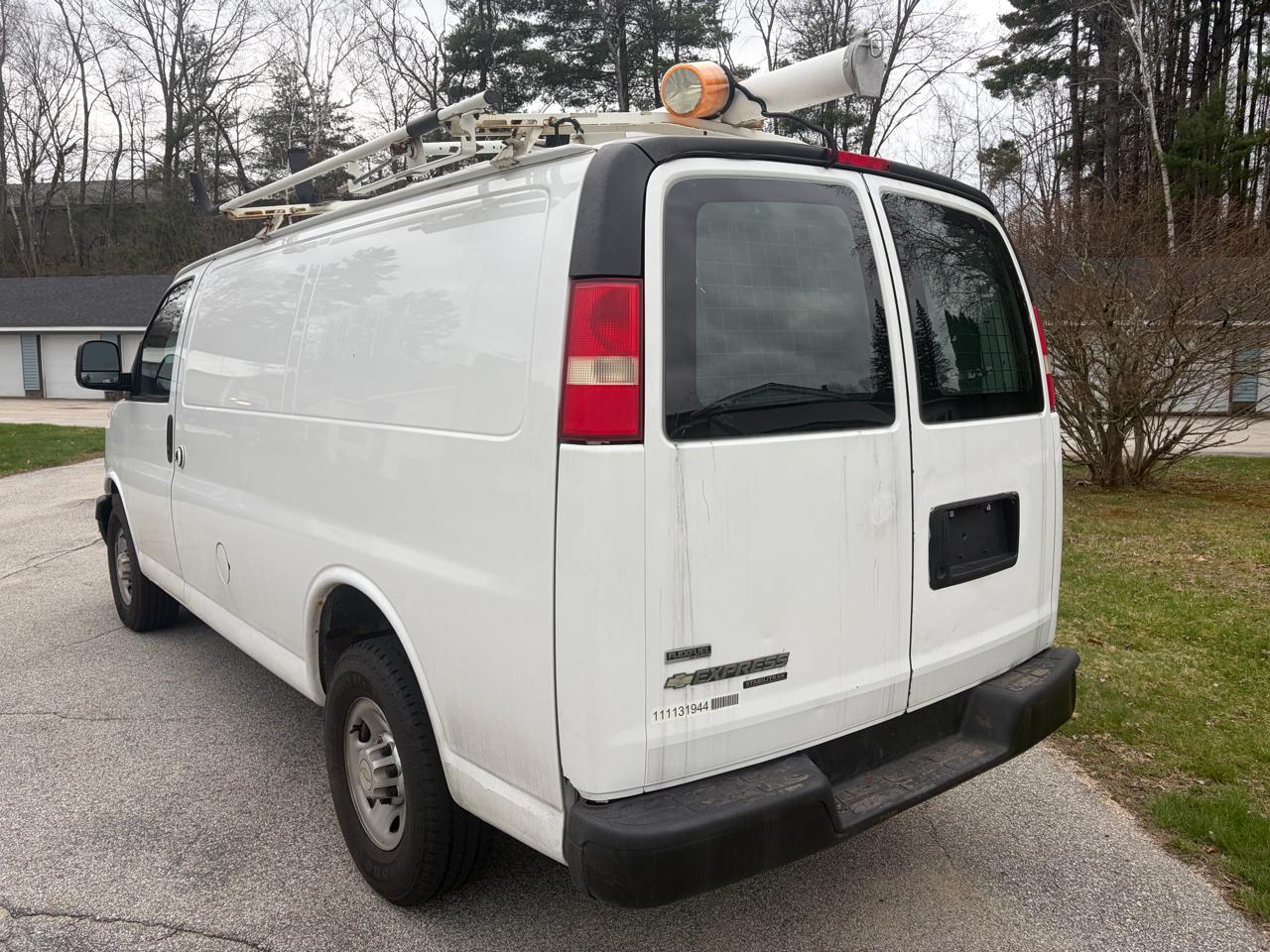 Chevrolet Express 2500 Cargo 2011