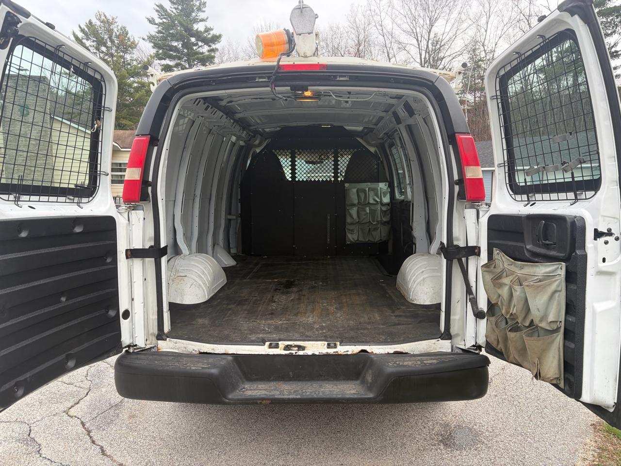 Chevrolet Express 2500 Cargo 2011