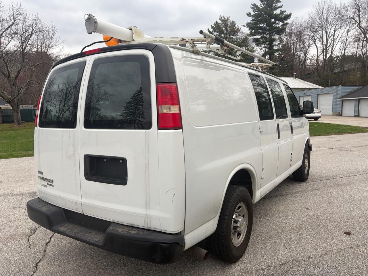 Chevrolet Express 2500 Cargo 2011