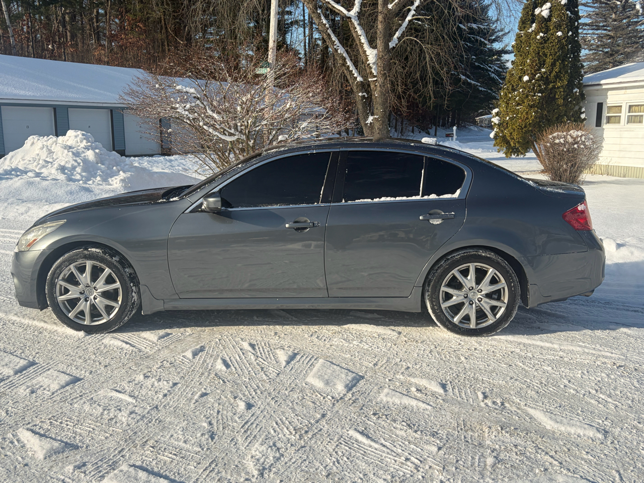 Infiniti G37X AT Sport 2012